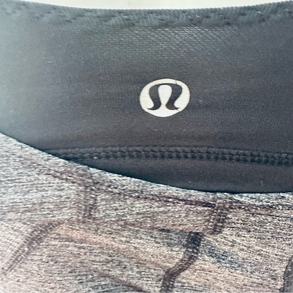 Lululemon atlética top gray  black size 4 - Picture 6 of 8